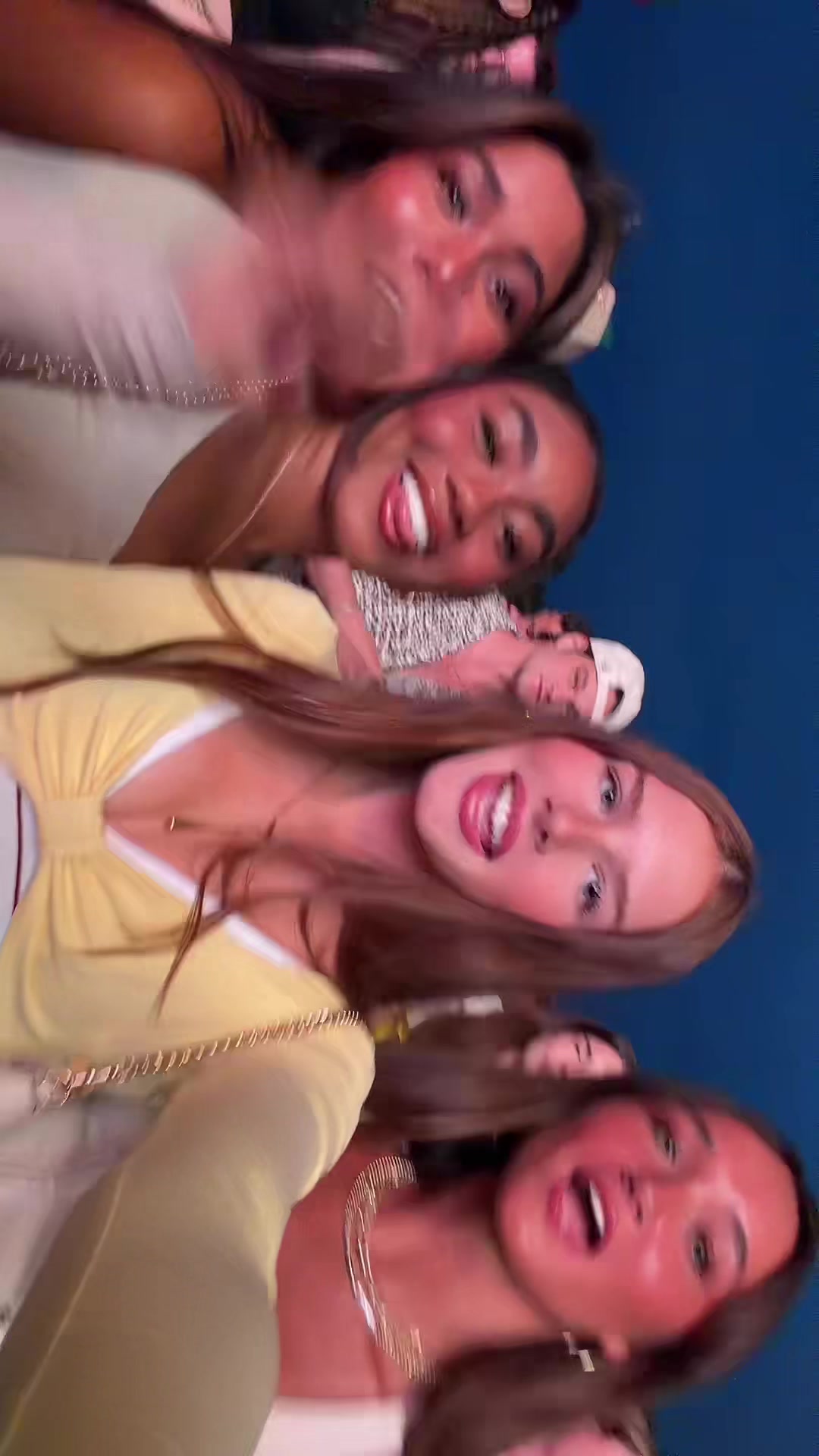 @Ellarose