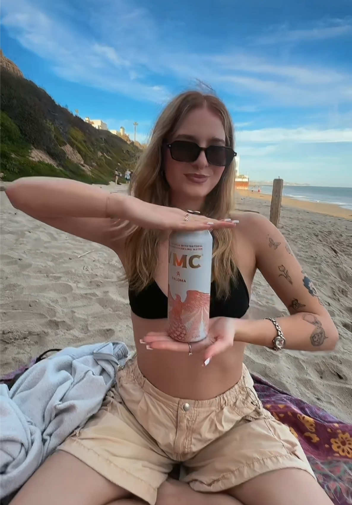 @thejuliannalarsen