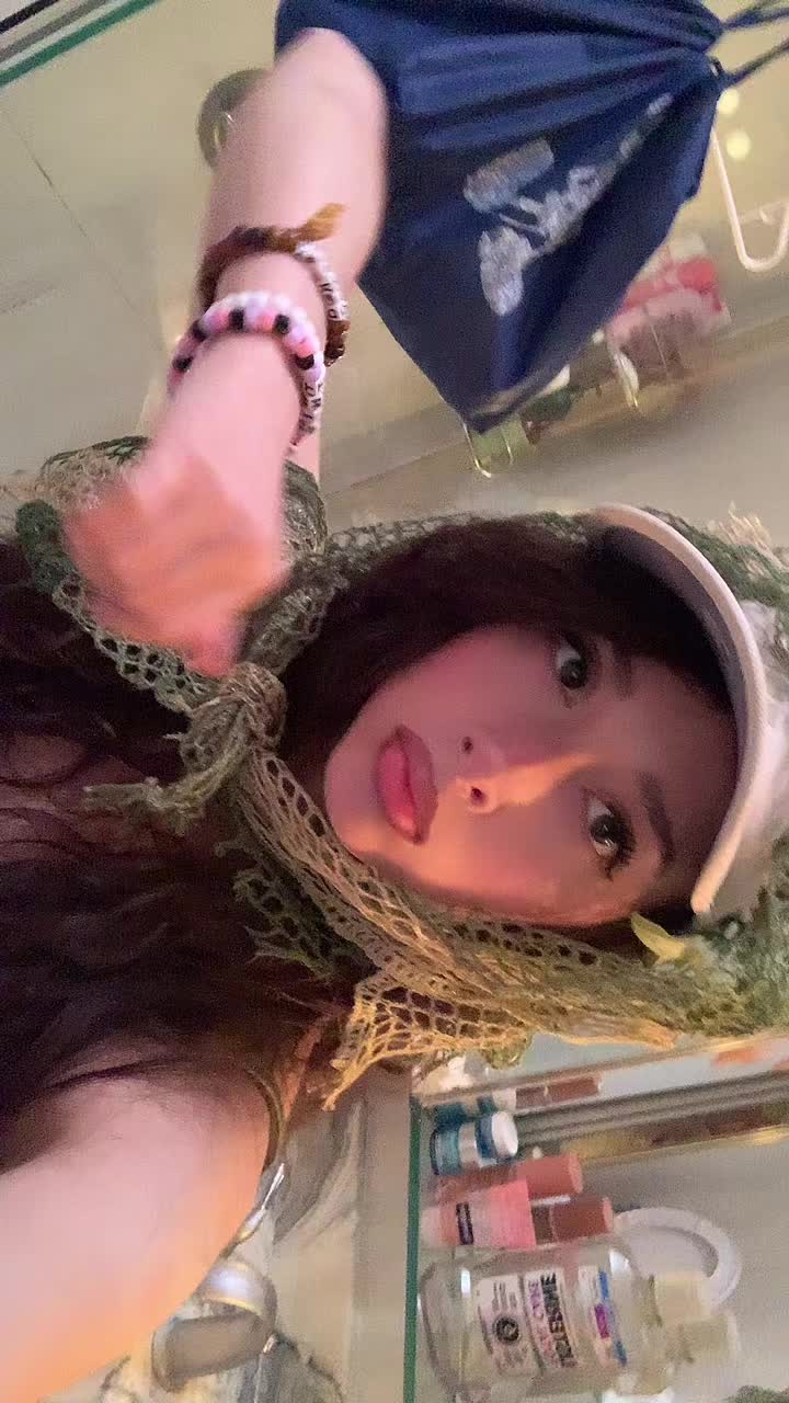 @🕷