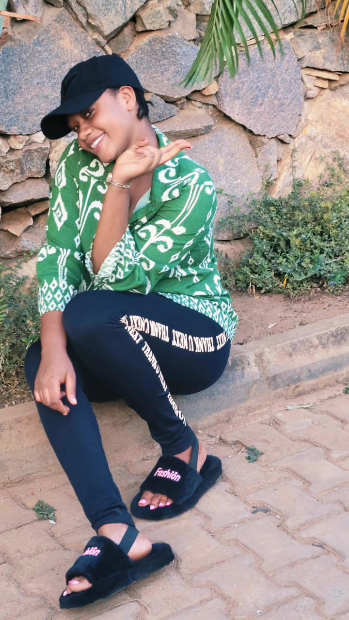 @Mrs❤..mganda