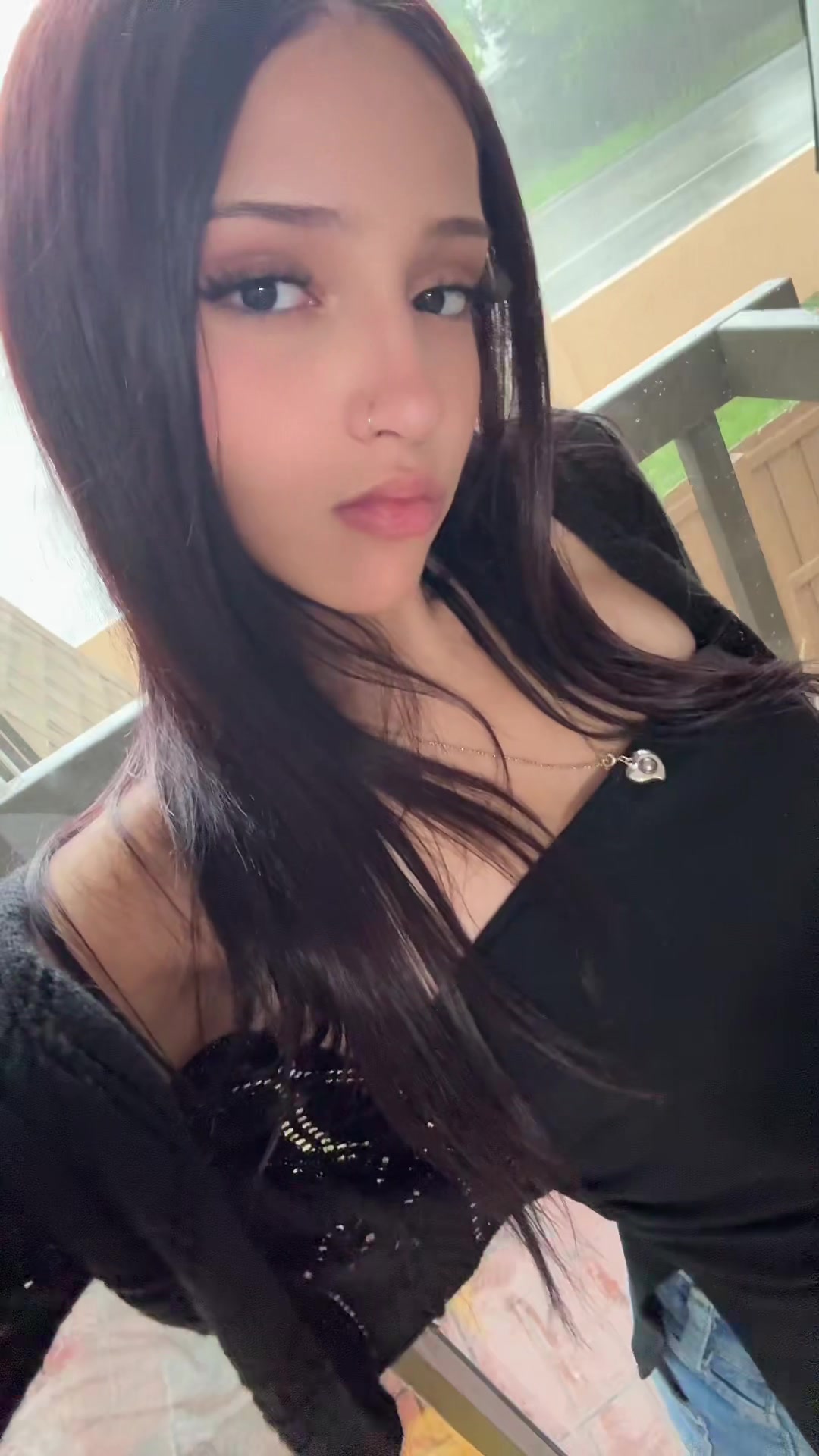 @🎧