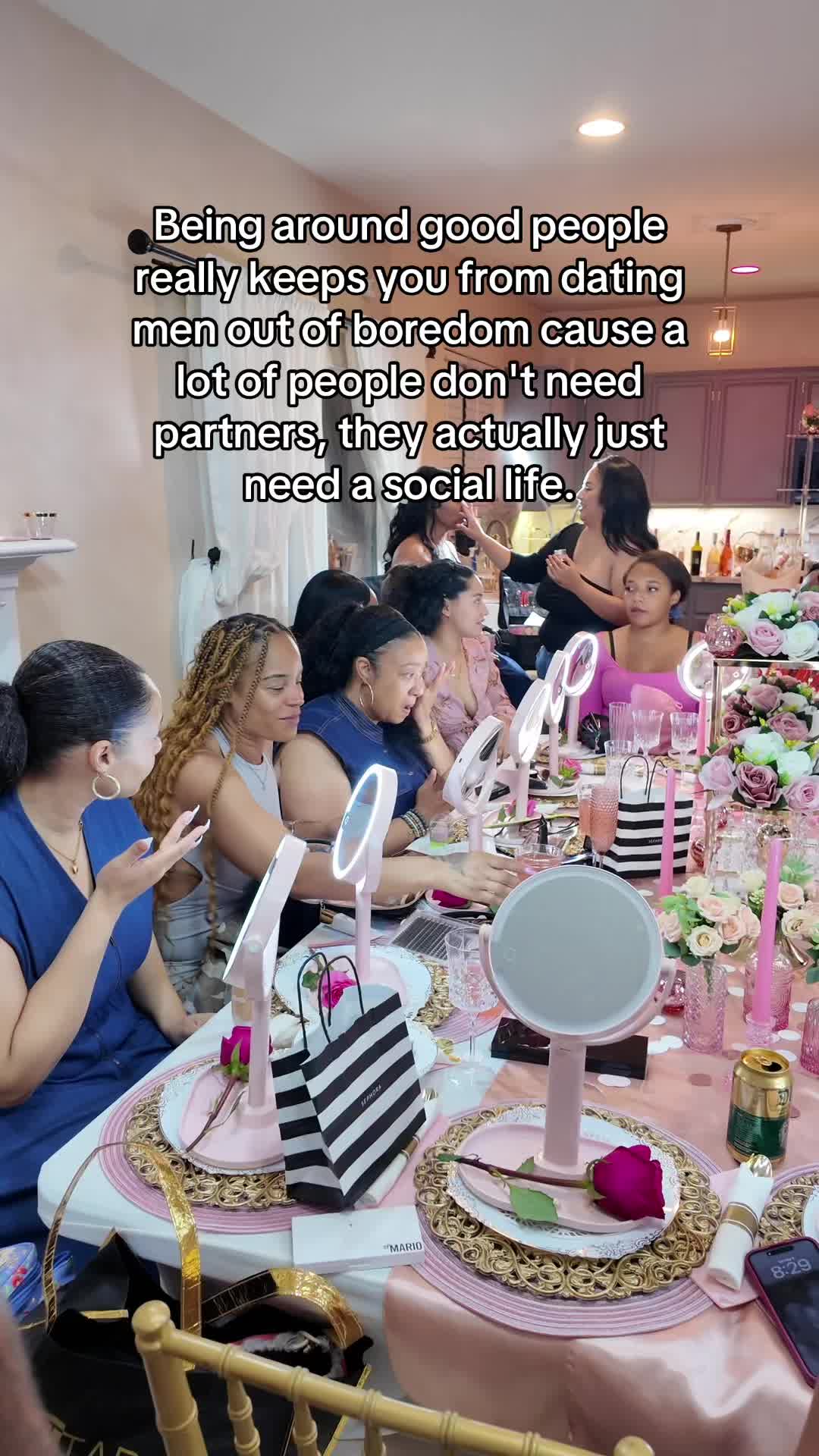 @Holly B | Lifestyle + Laughs