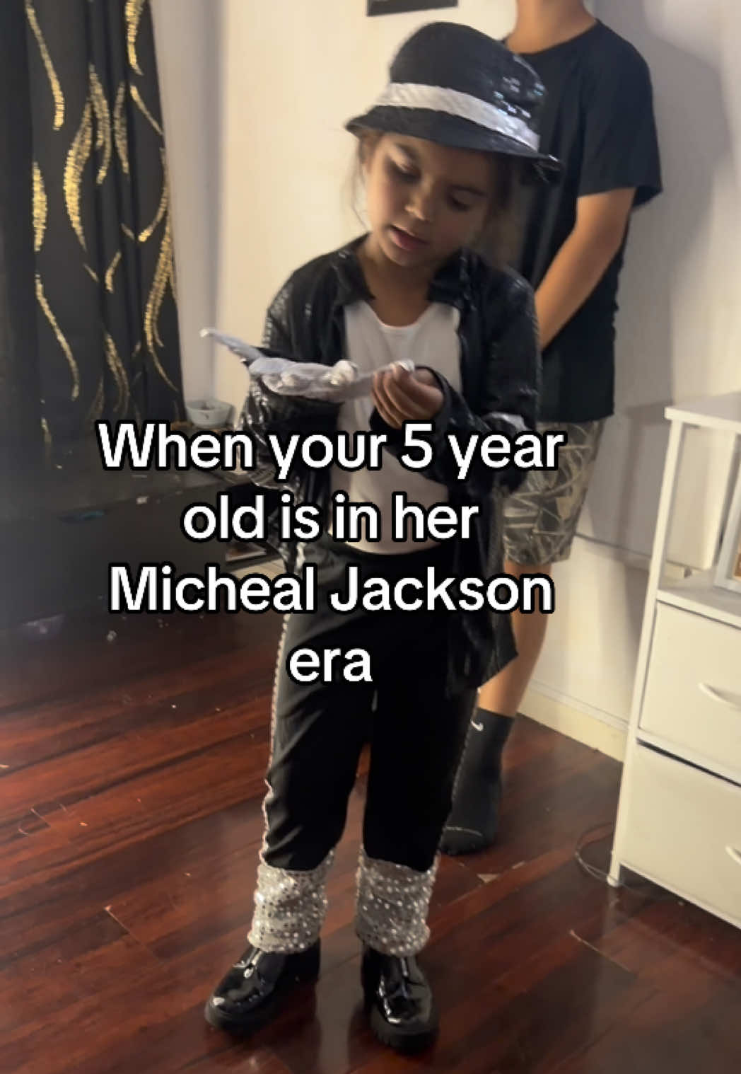 @_Jewlie_