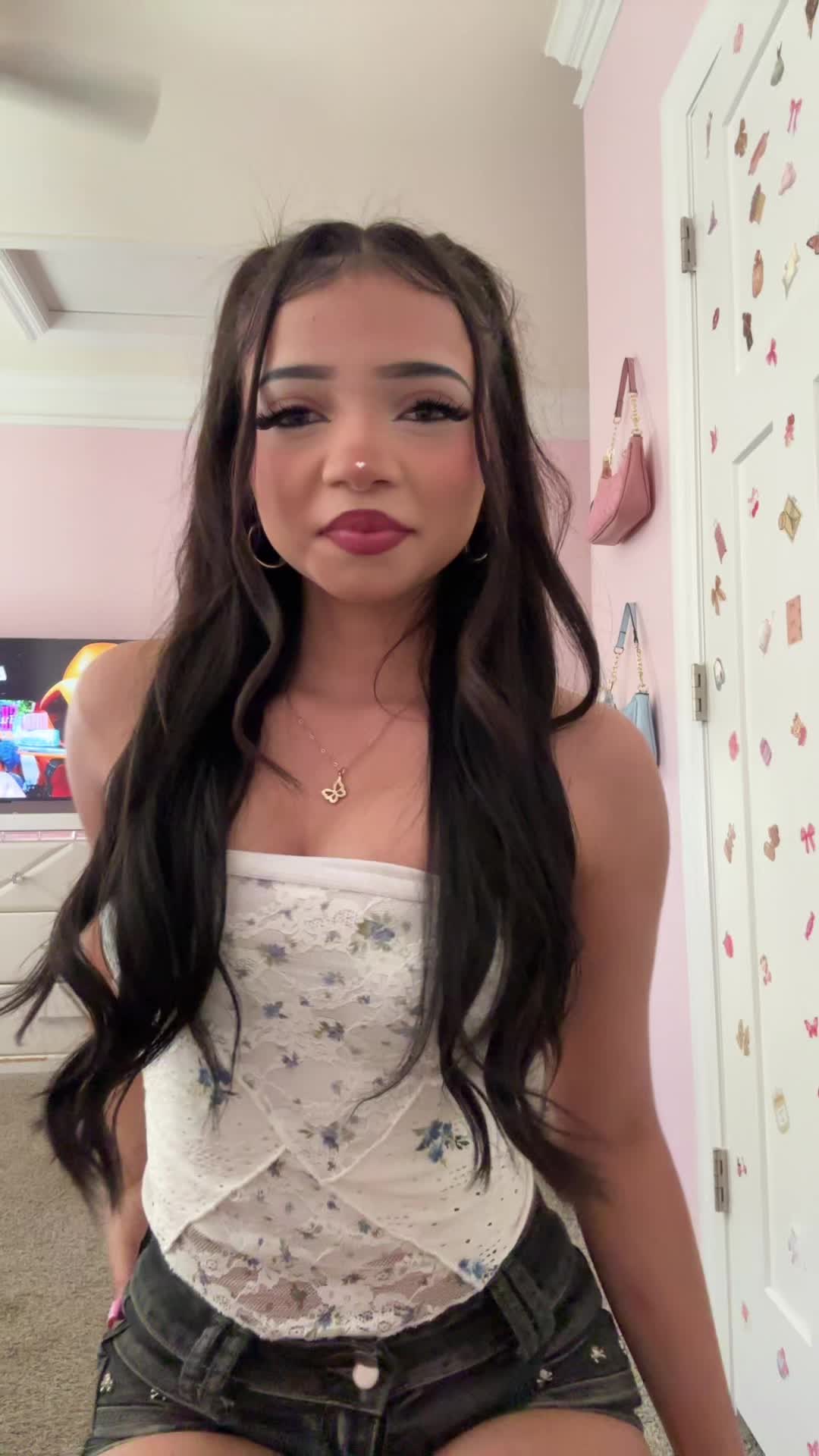 @𝓚𝓪𝓻𝓵𝓪 🌺