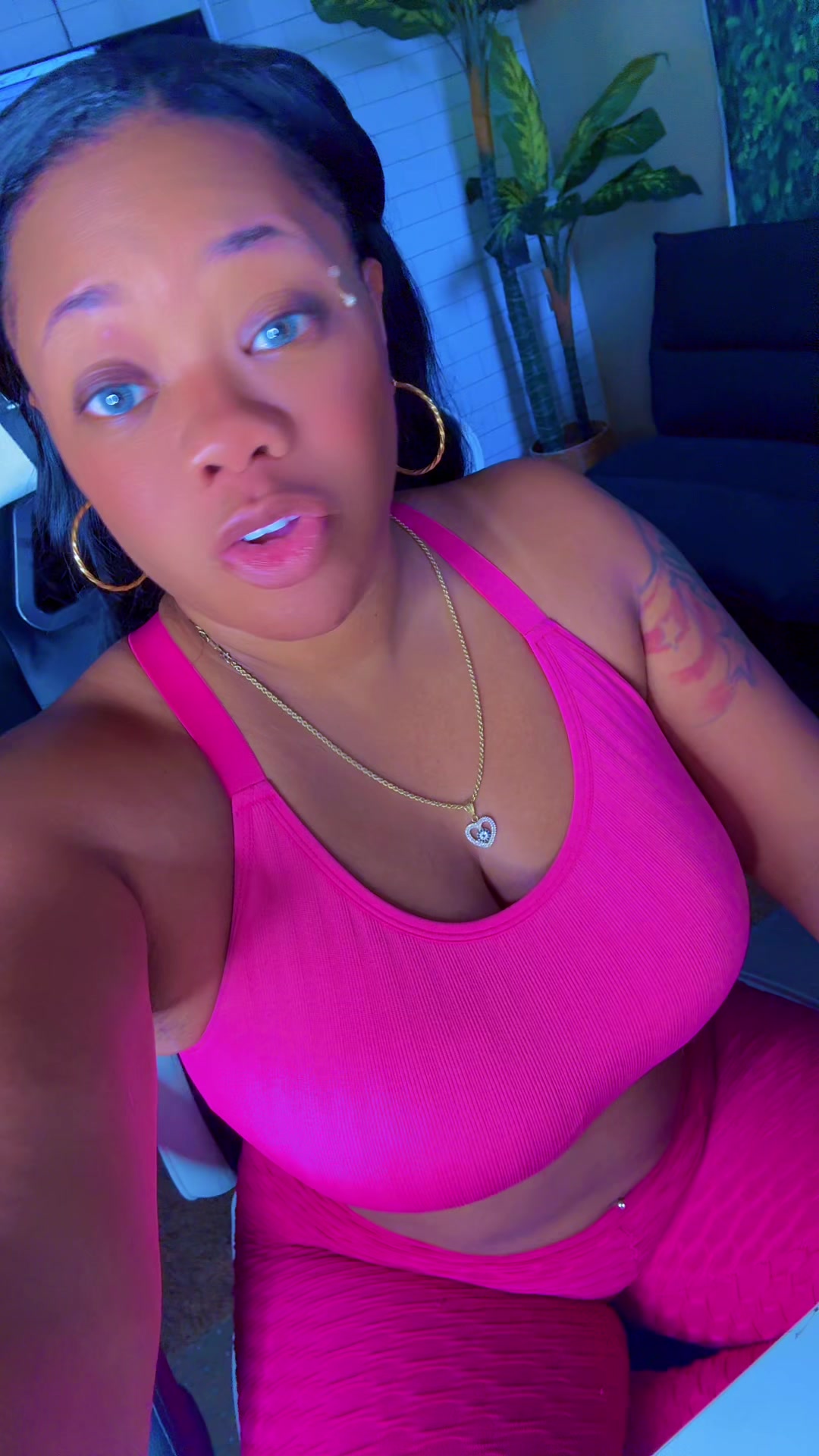 @🧨Dee Lashay🧨🤘🏾💅🍹🇺🇸