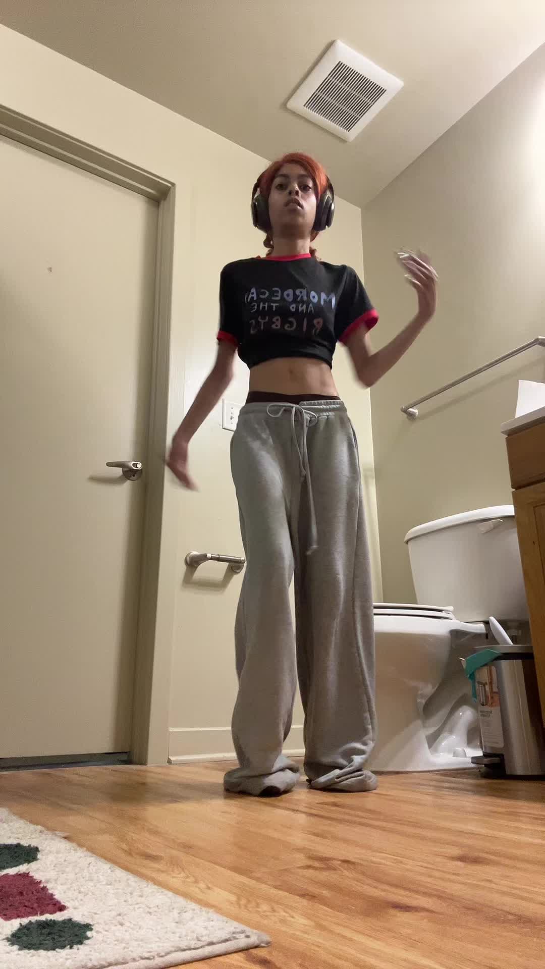 @nosmilingnini