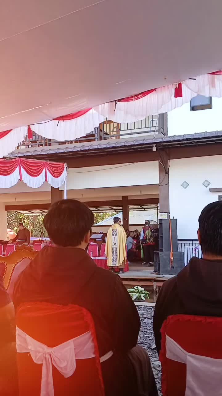 @Cica_