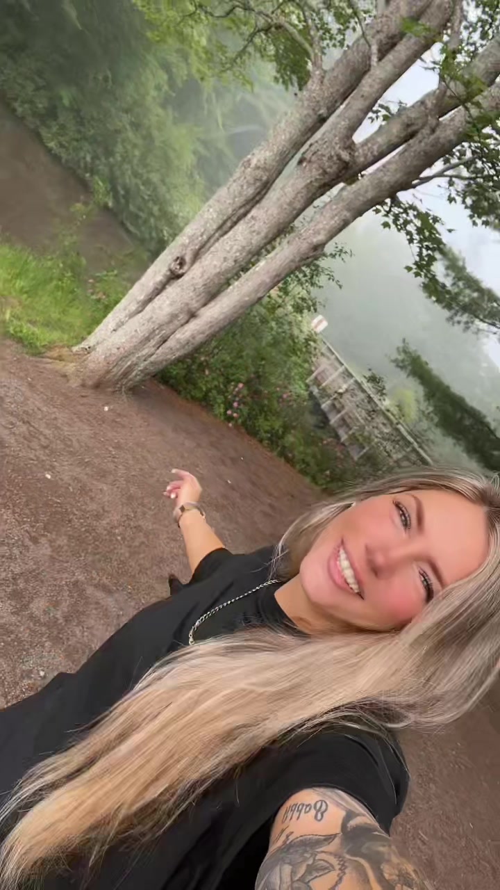 @cryssleb_