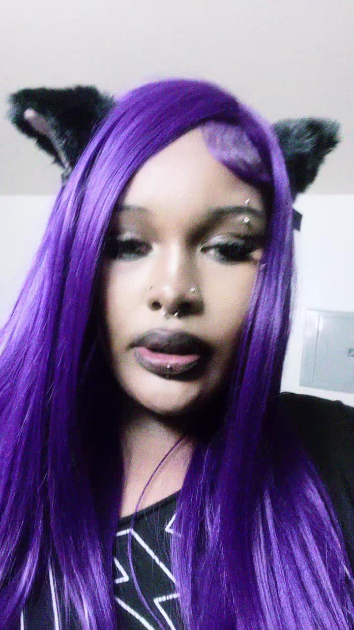 @wolfgyaal