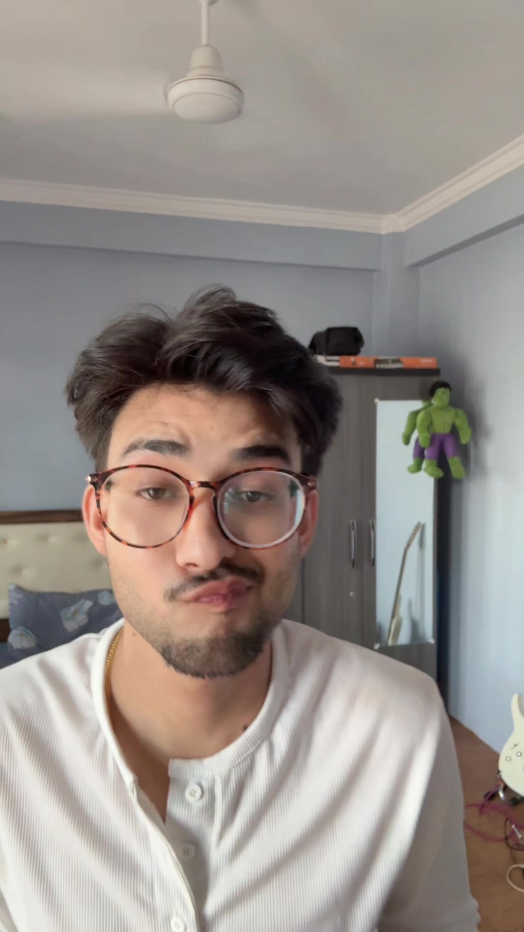@हि