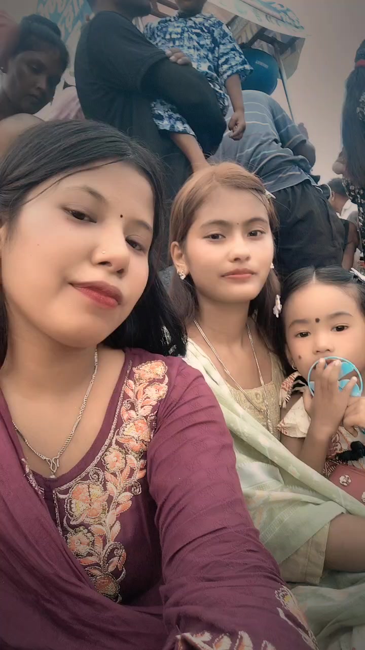 @aarti_tharu🌼💗