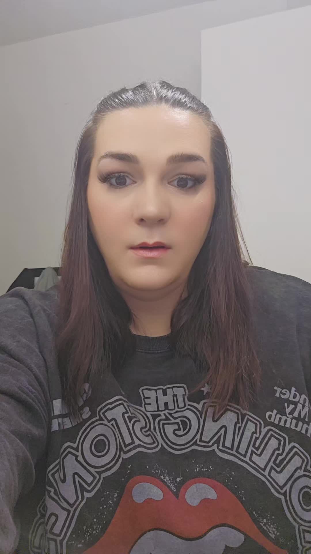@Kristin Nicole 💄📚🦿
