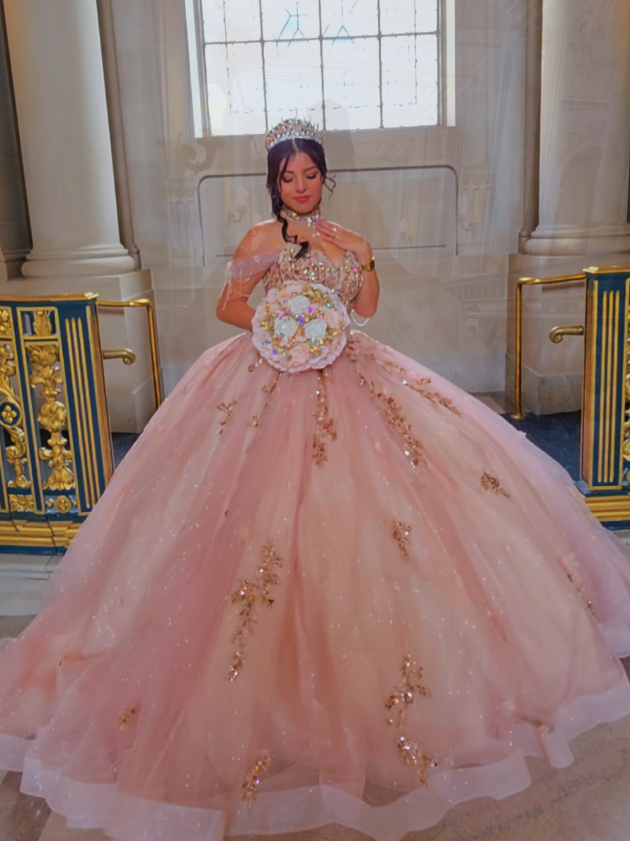 @JJ Quinceañera's Trending