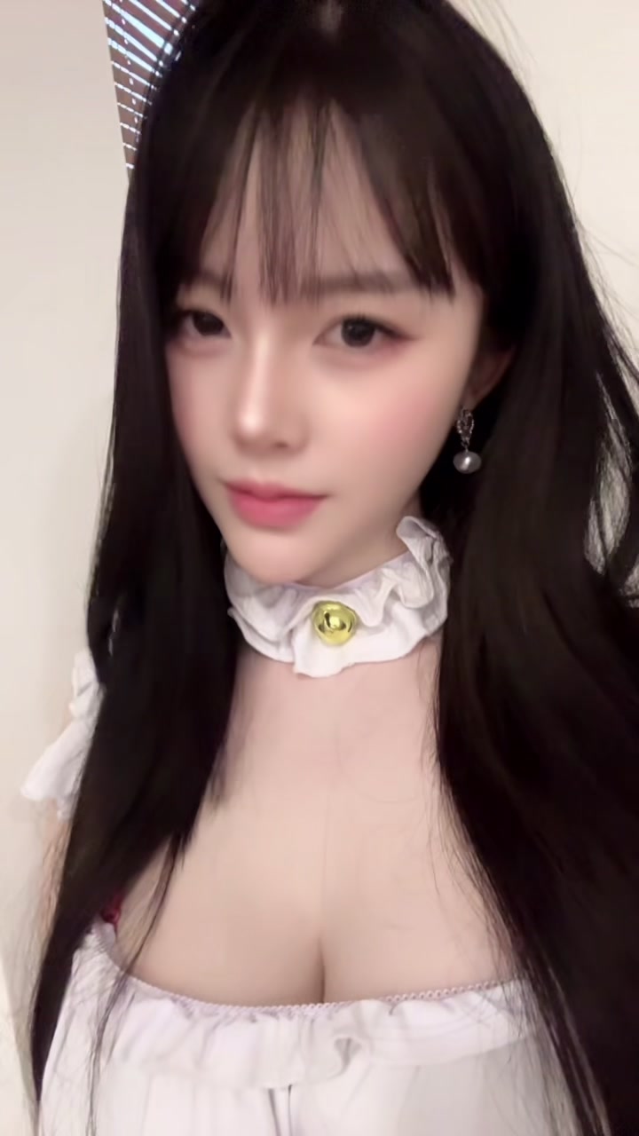 @HomHun👑 ༘⋆✿