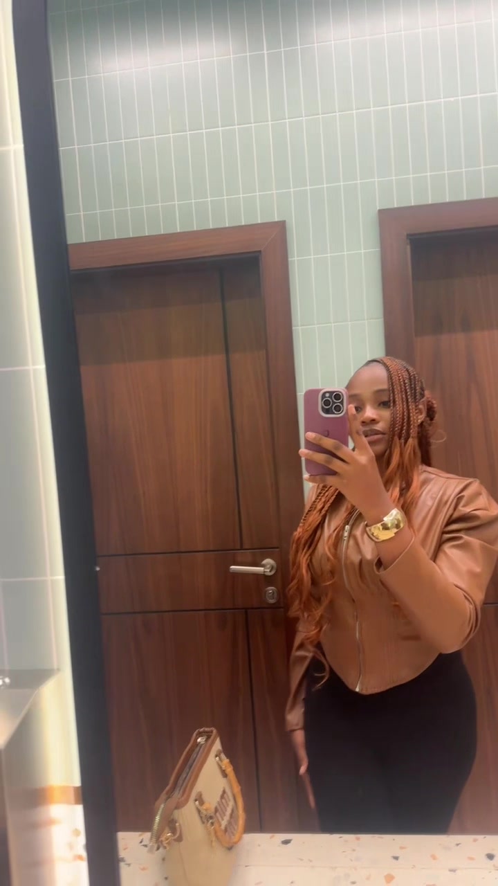 @Exaucia Lukau🧜♀️🌚🕊️💋