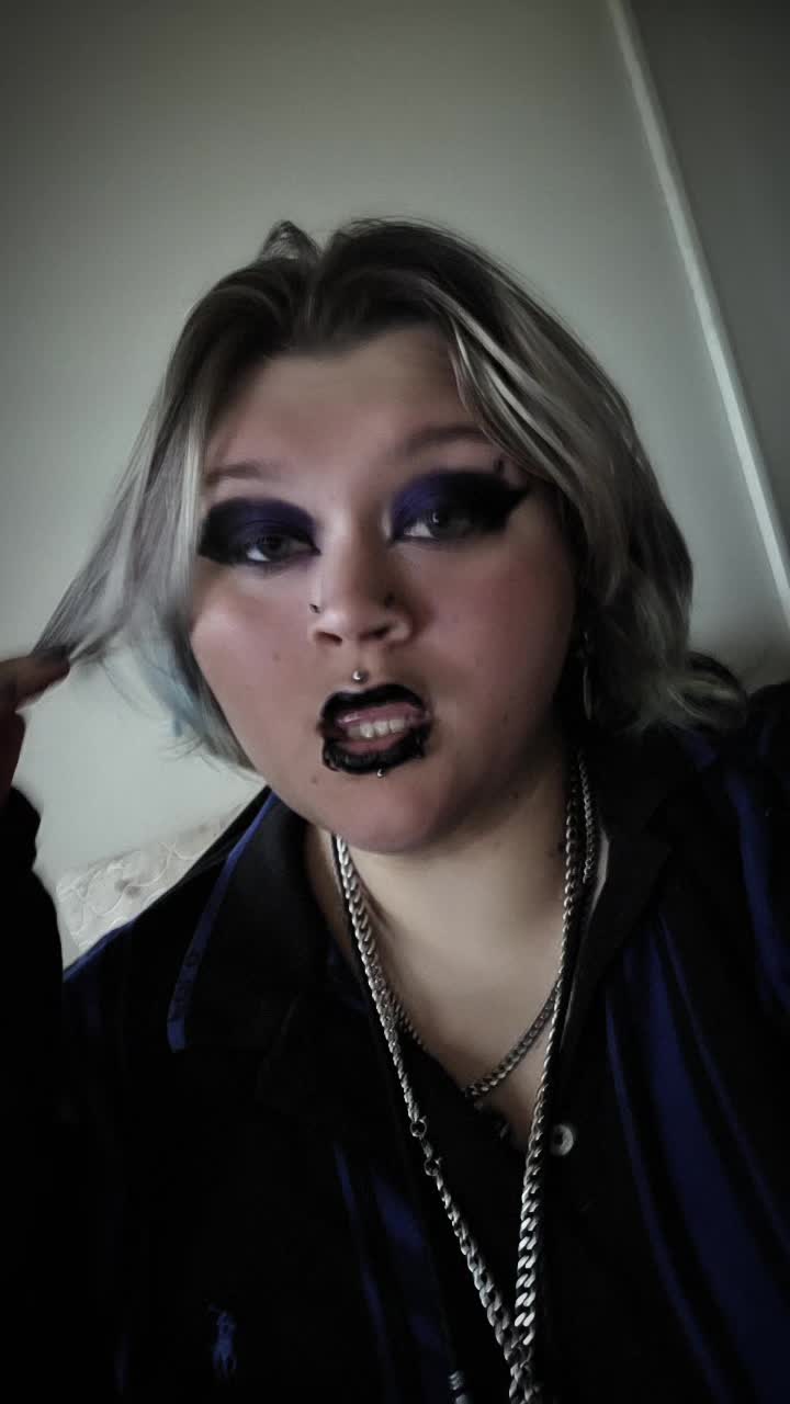 @damages_wifey