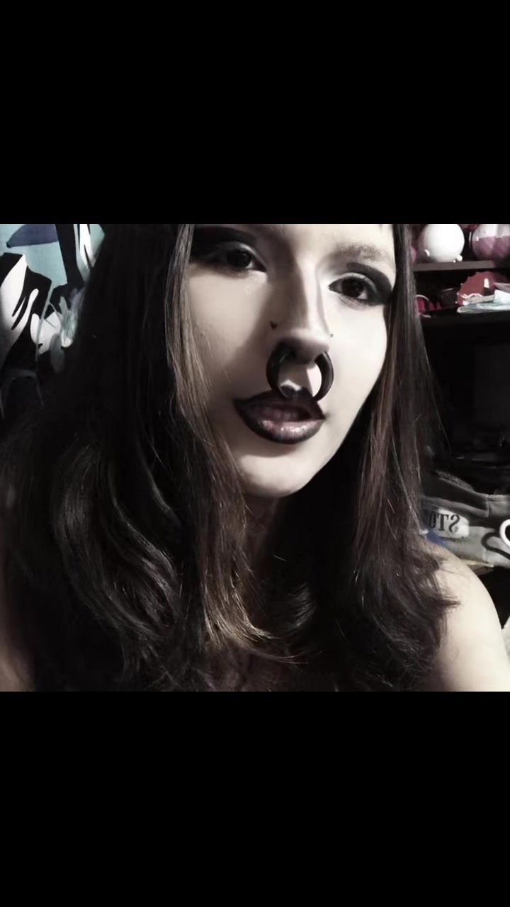 @🖤🧟♀️ •Angelzzz• 🧟♀️🖤