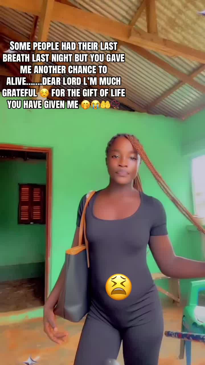 @She&rsquo;s-&bull;🌸🤍~~&bull;Nana Yhaa🖤🤍