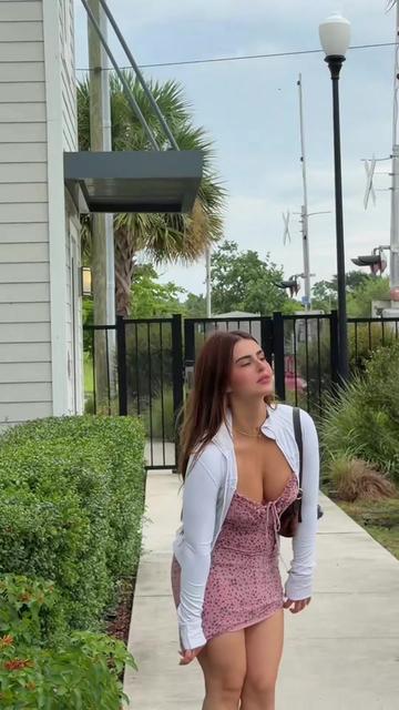 @Bella