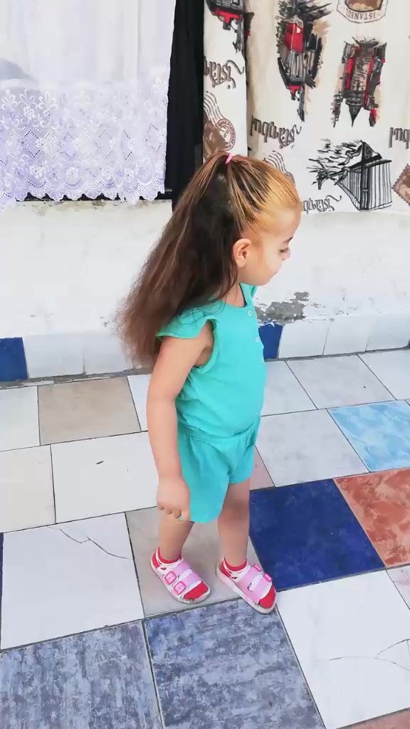 @😘çağla😘cemre👩👧