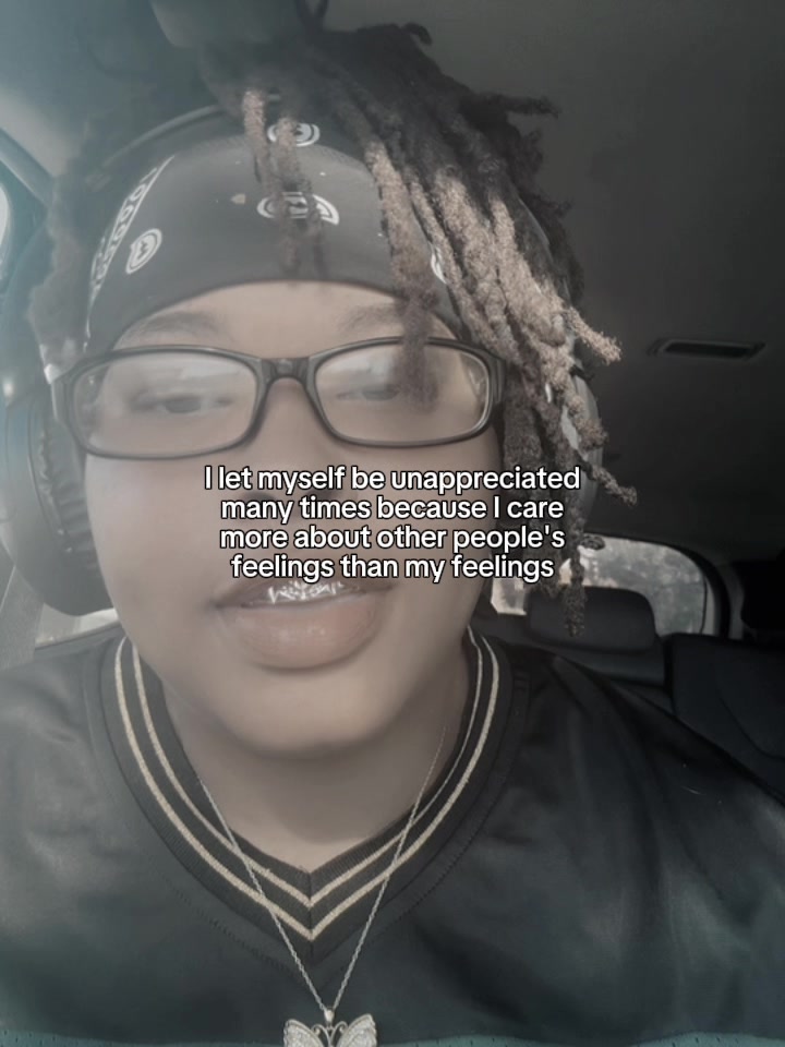 @Poodha🌈🦁🤞🏽