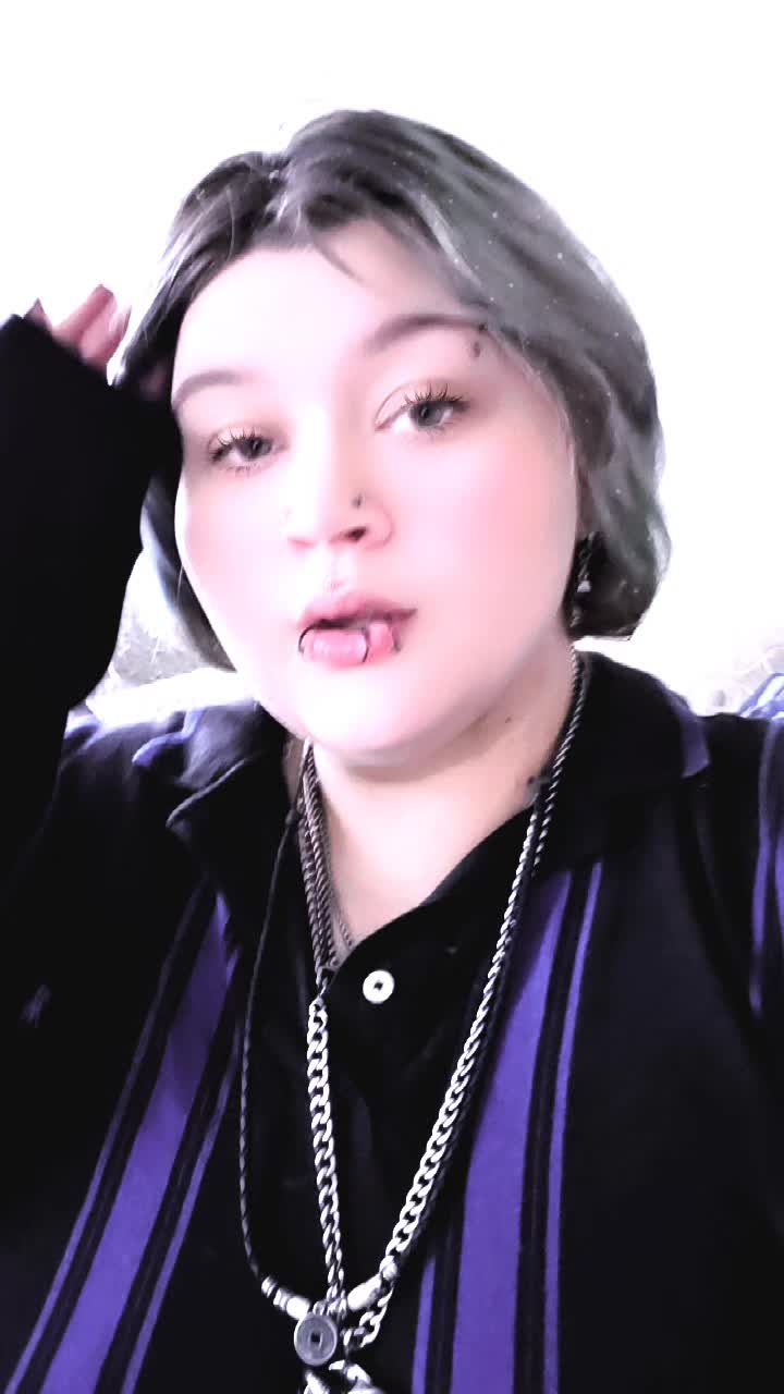 @damages_wifey