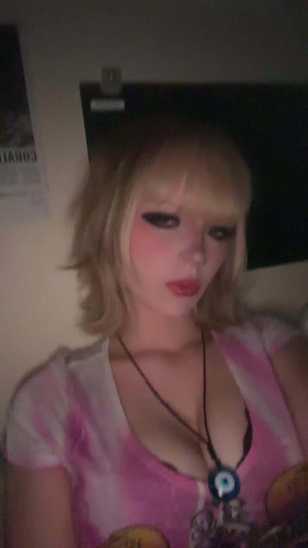 @🧟♀️🍃