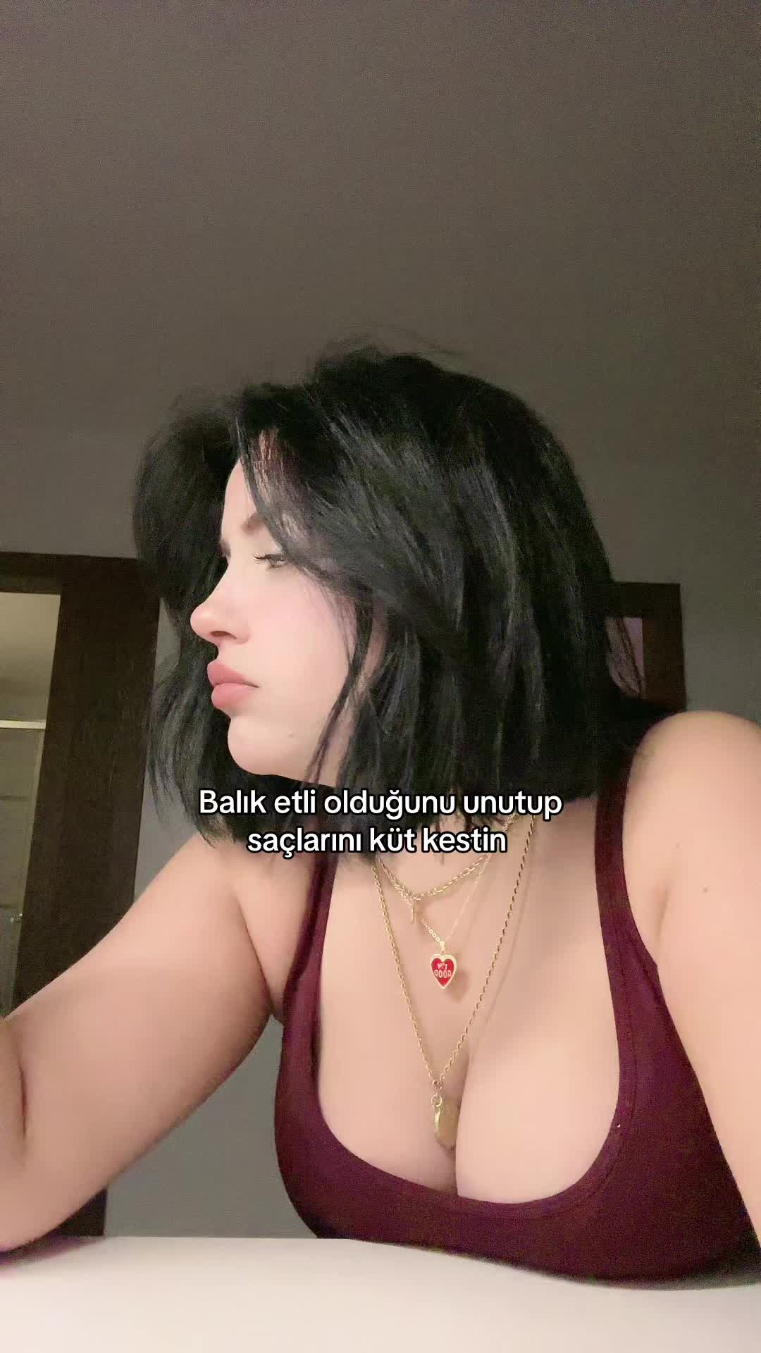 @melekwhhoo