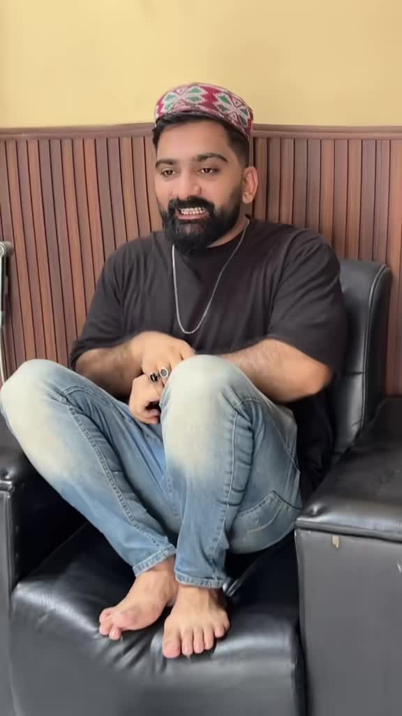 @Husnii_bawa1991