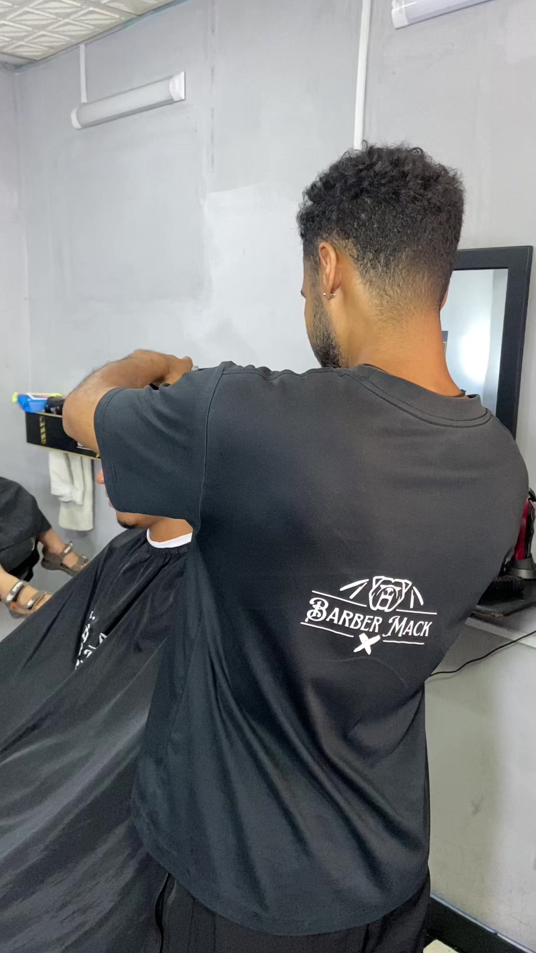 @Barber Mack