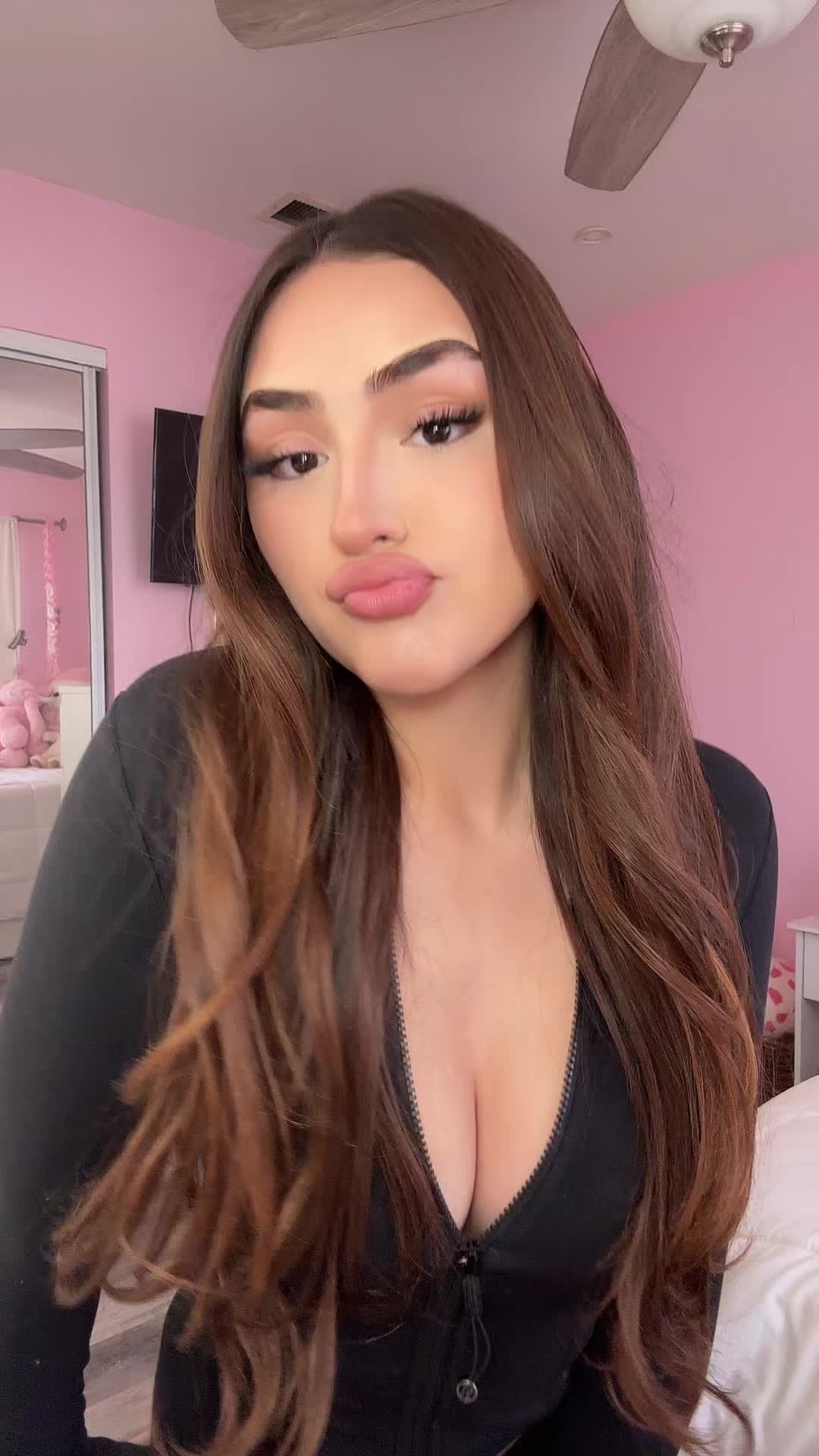 @𝐏𝐈𝐍𝐊 𝐋𝐔𝐕𝐑🎀