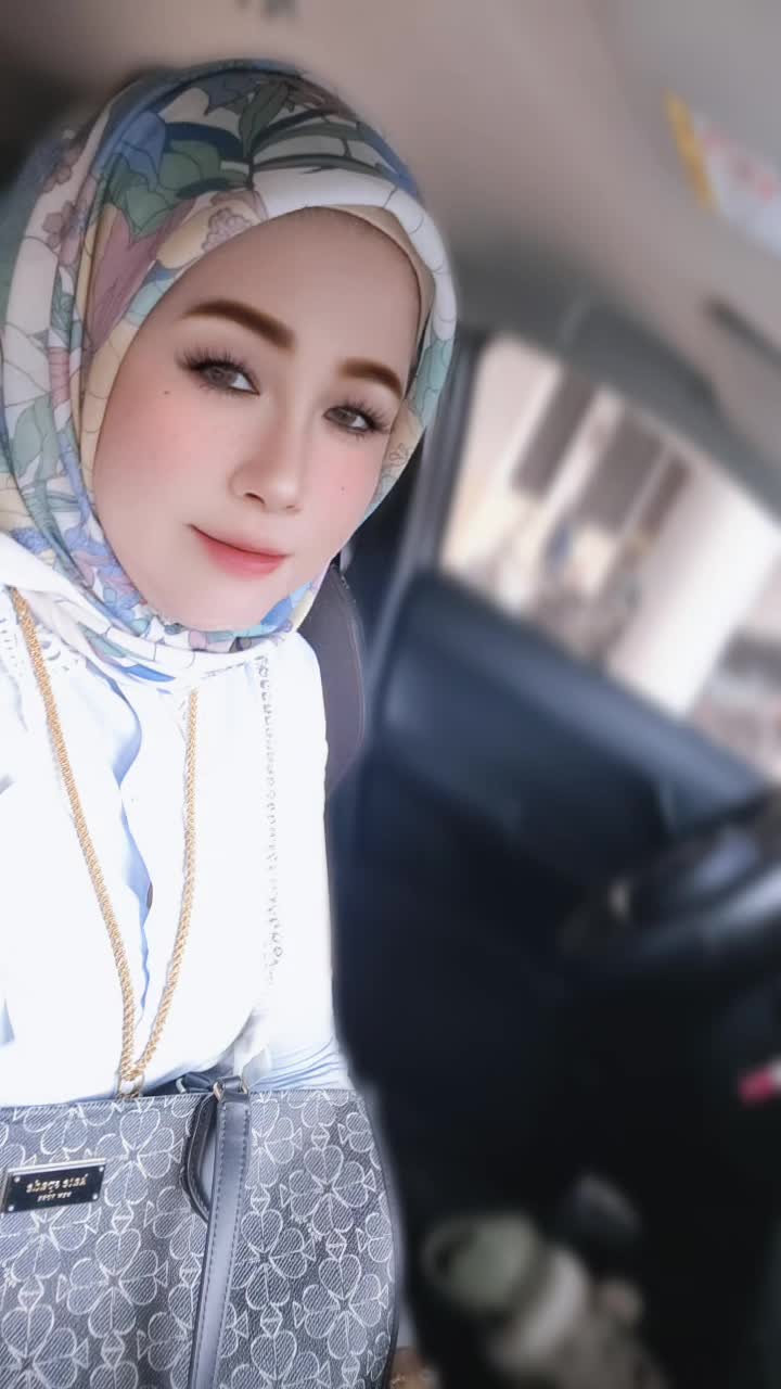 @Cik Puan Seri Aura