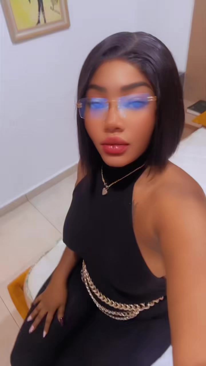 @modest👑🦋💫