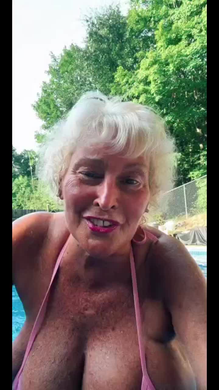 @Virtual_hotazzchick64