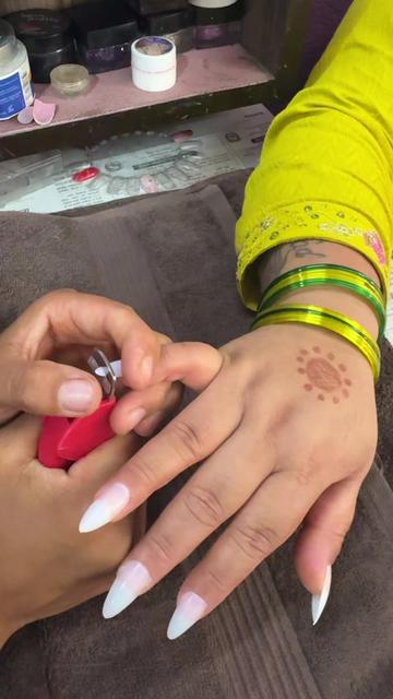 @Nail Hub