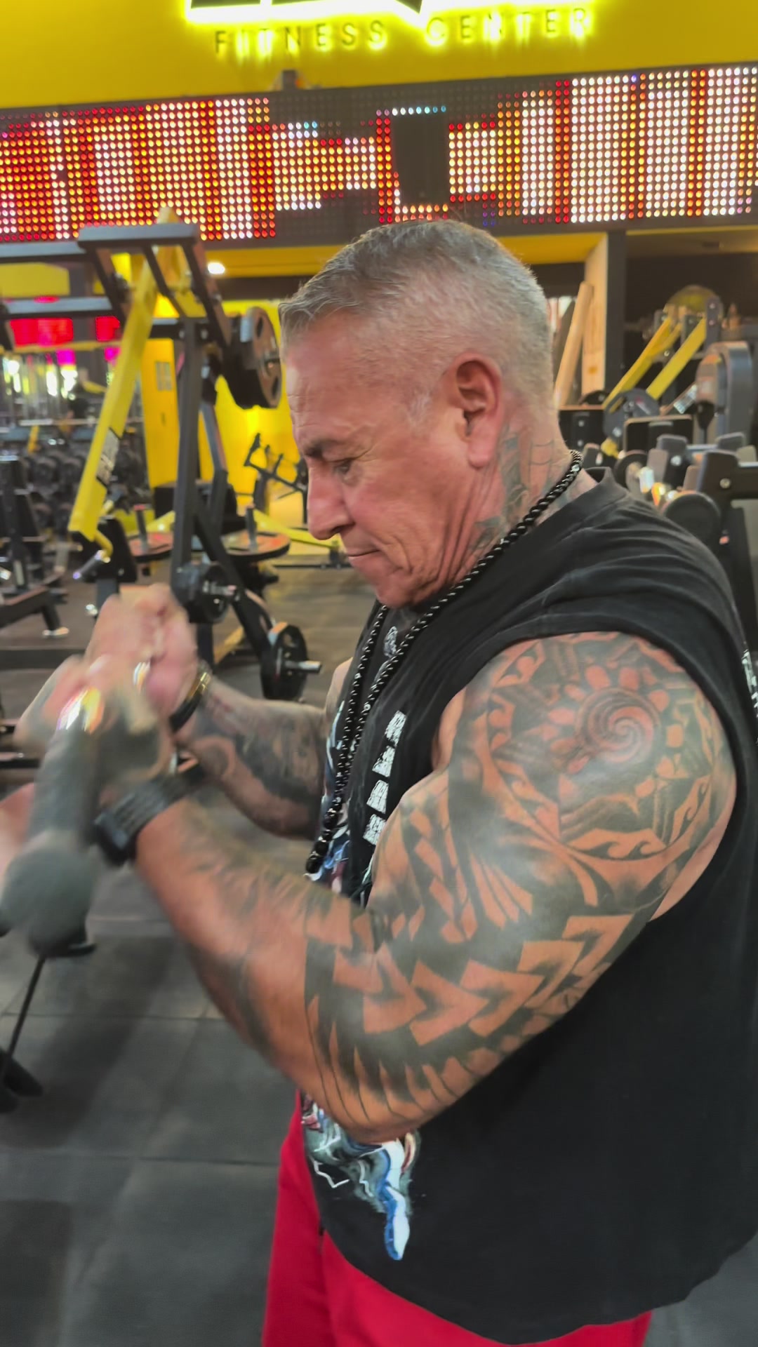 @Leo Flores IFBB PRO