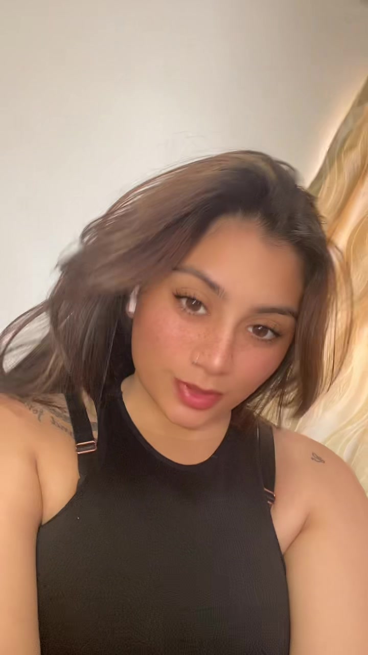 @content.with.shakira