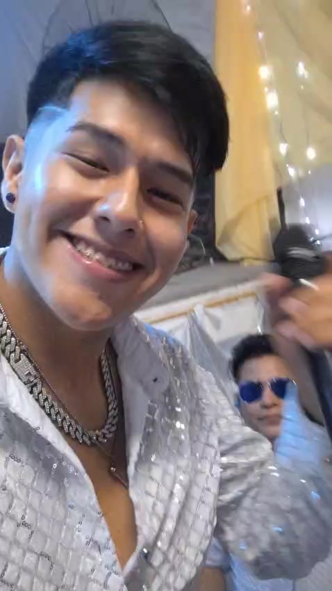 @Abril lorena Menacho🏳️🌈