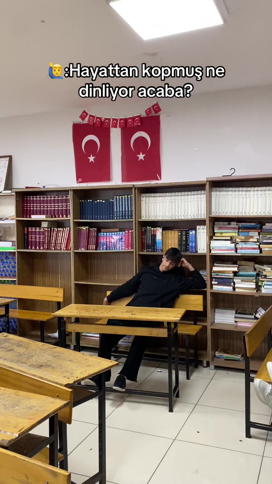 @Ne bakıyon kardeşşş