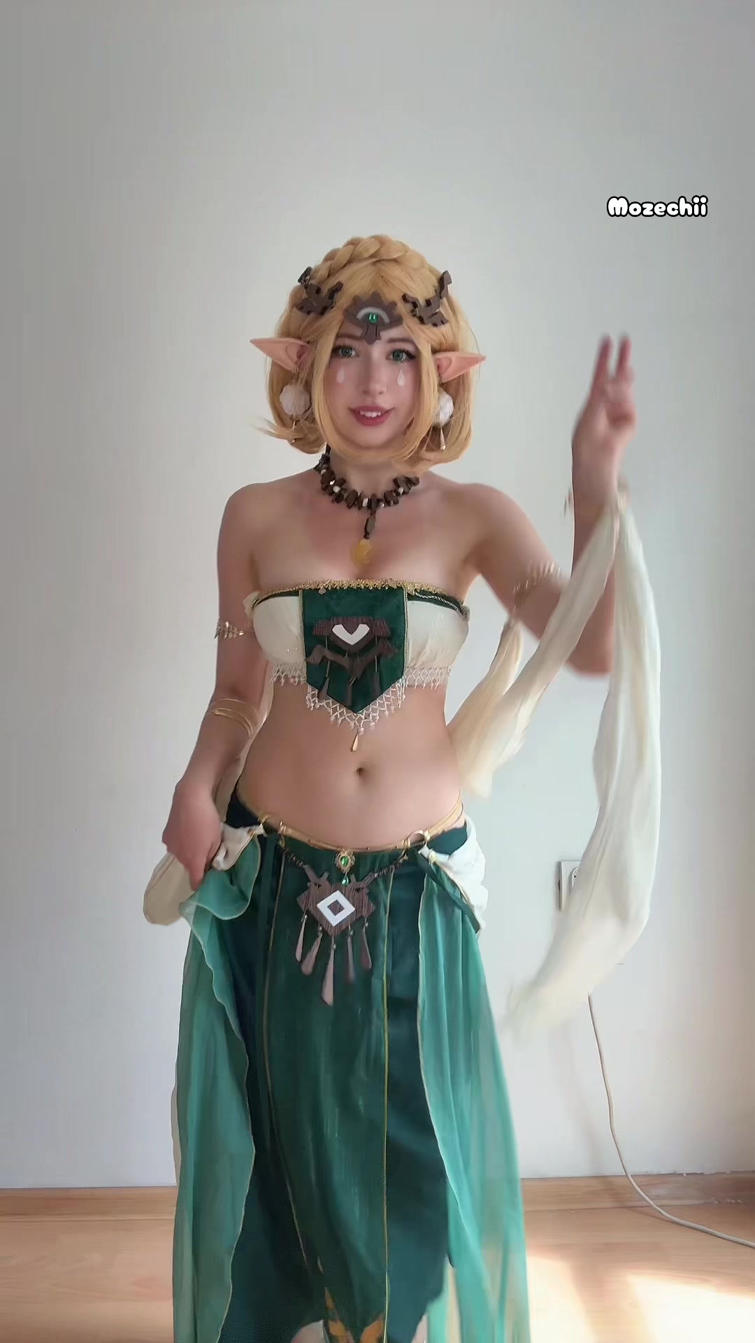 @Mozechii