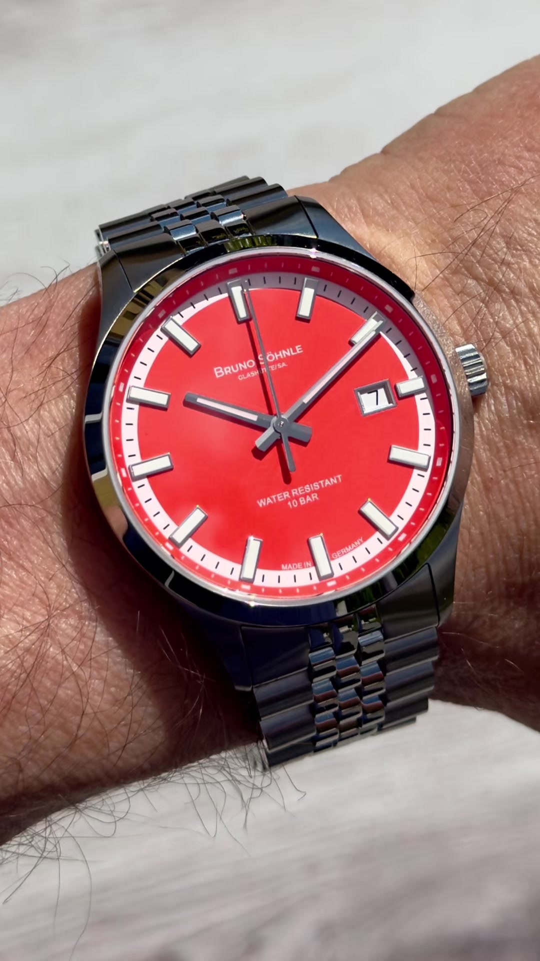 @fmb.watch