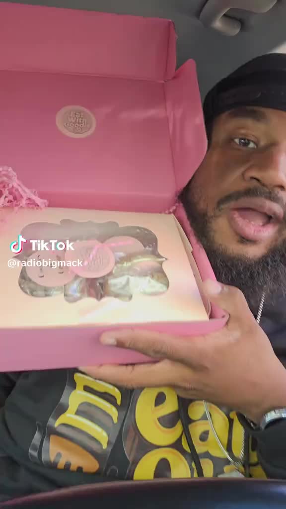 @Eatwithgoodiecookies