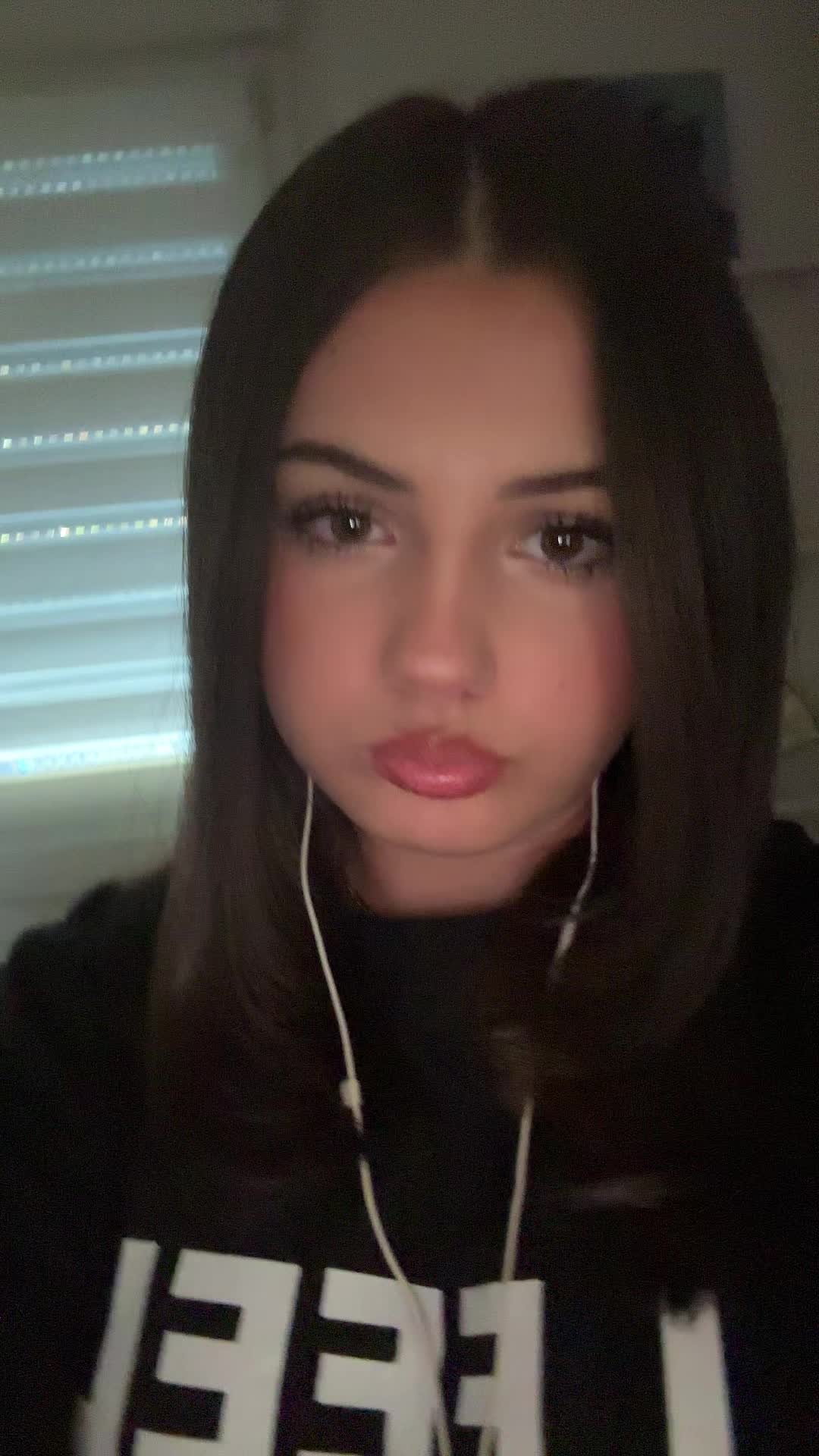 @𝓒𝓮𝓵𝓲𝓪💛