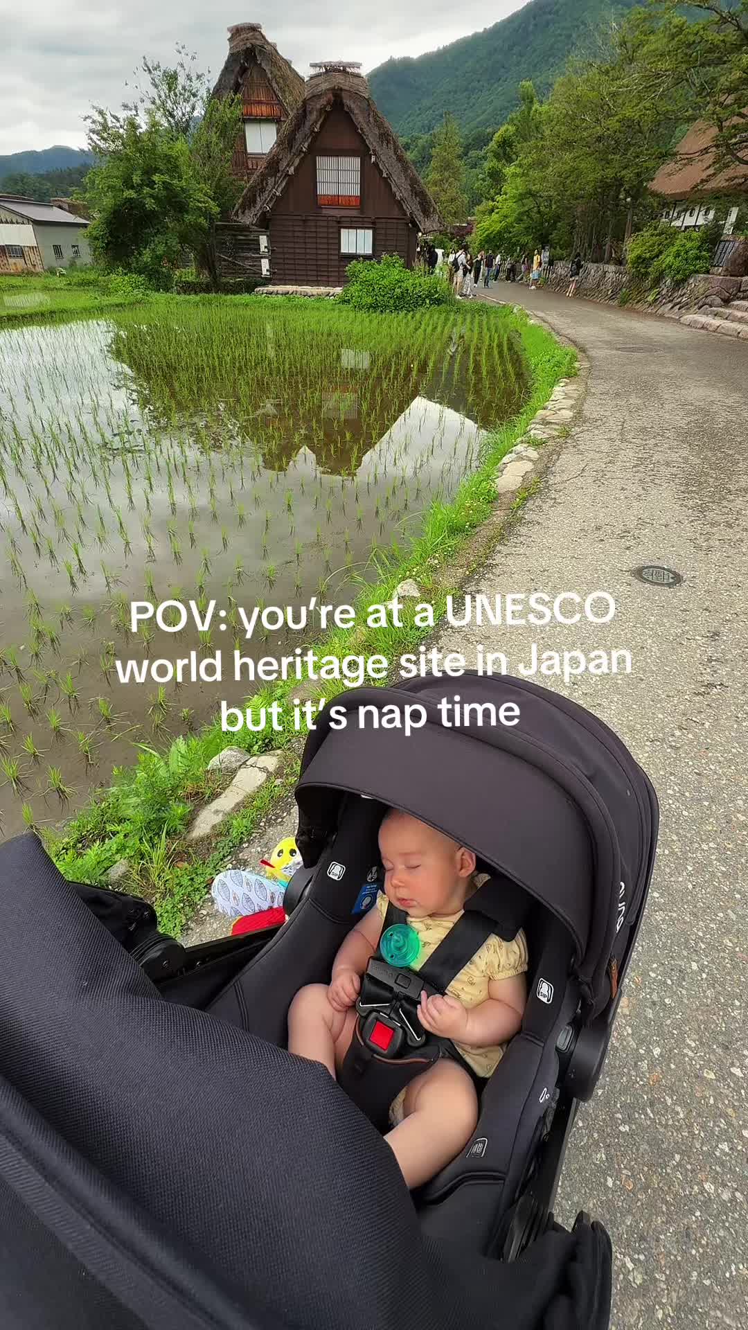 @Selena | Traveling Mom