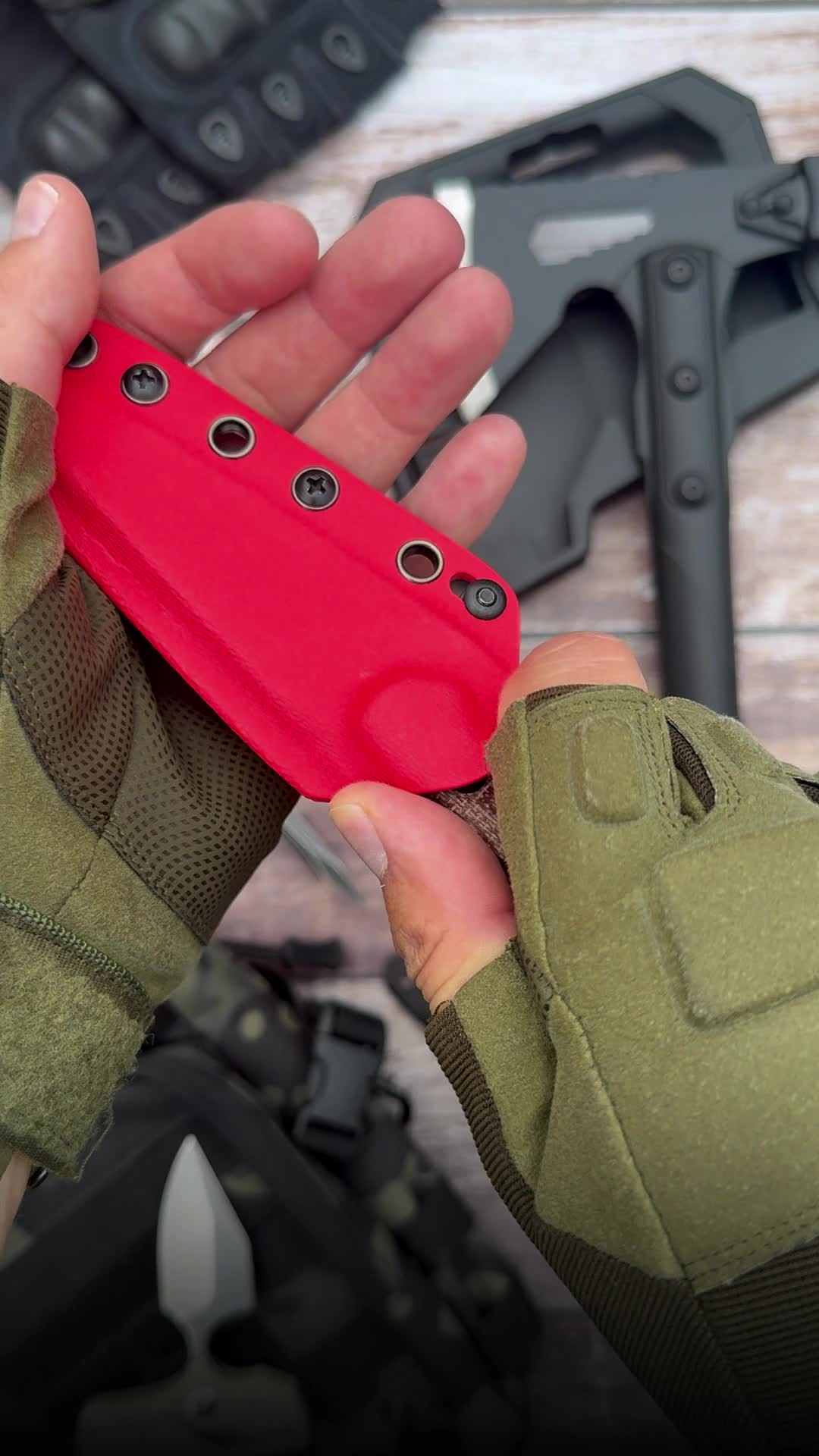 @survival.knives