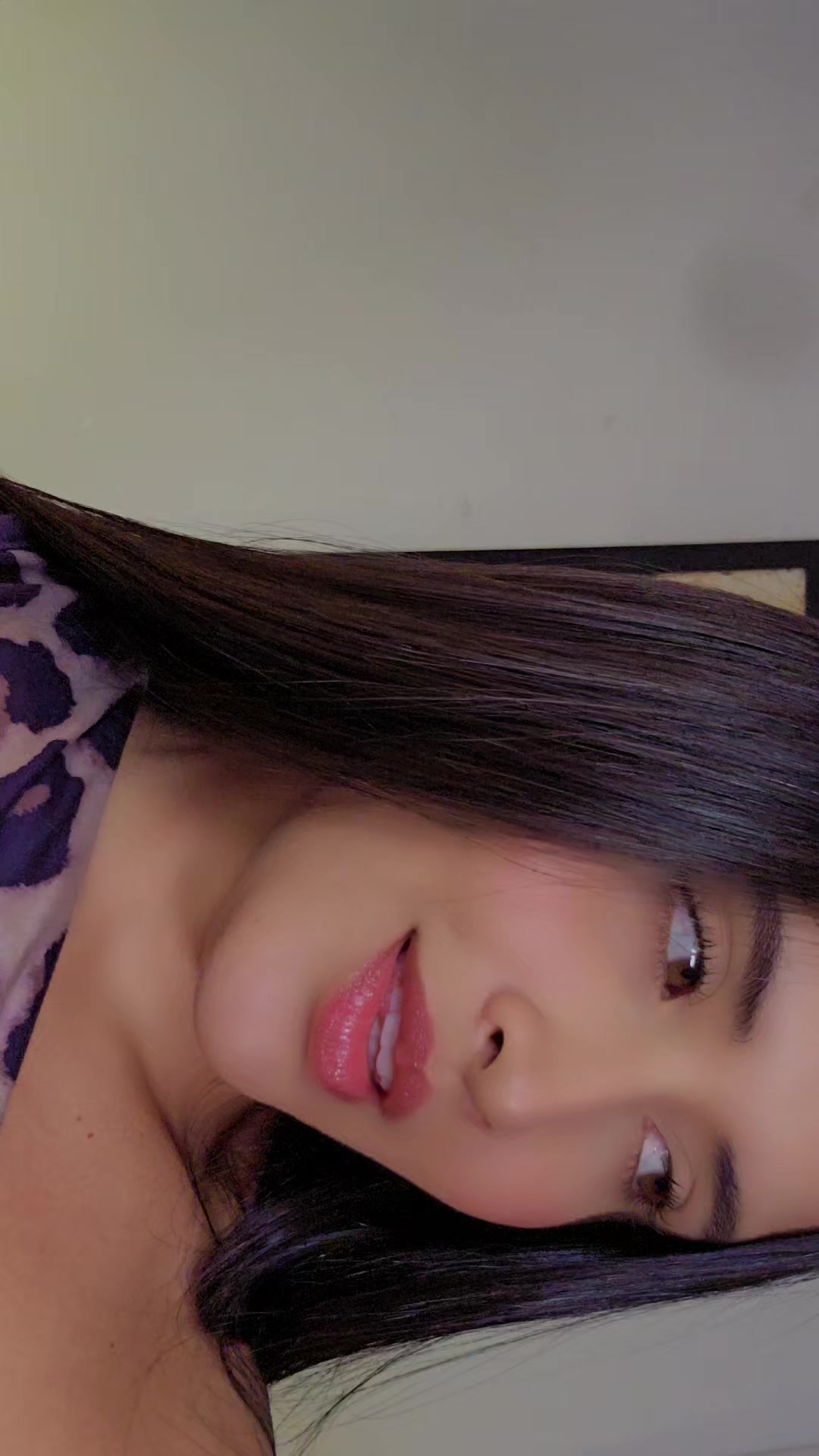 @𝕂ℍ𝔸ℝ𝕀𝕋𝔼𝕊 👊💜