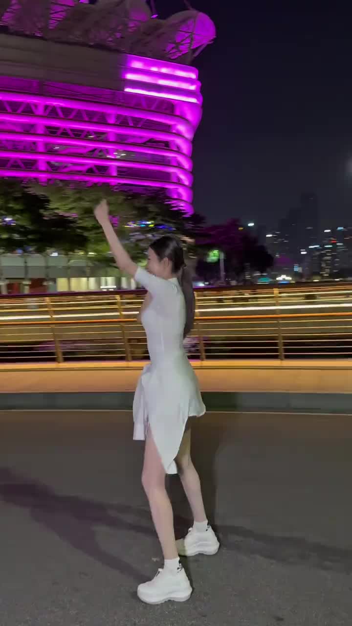 @Sally 雪莉 大笑笑