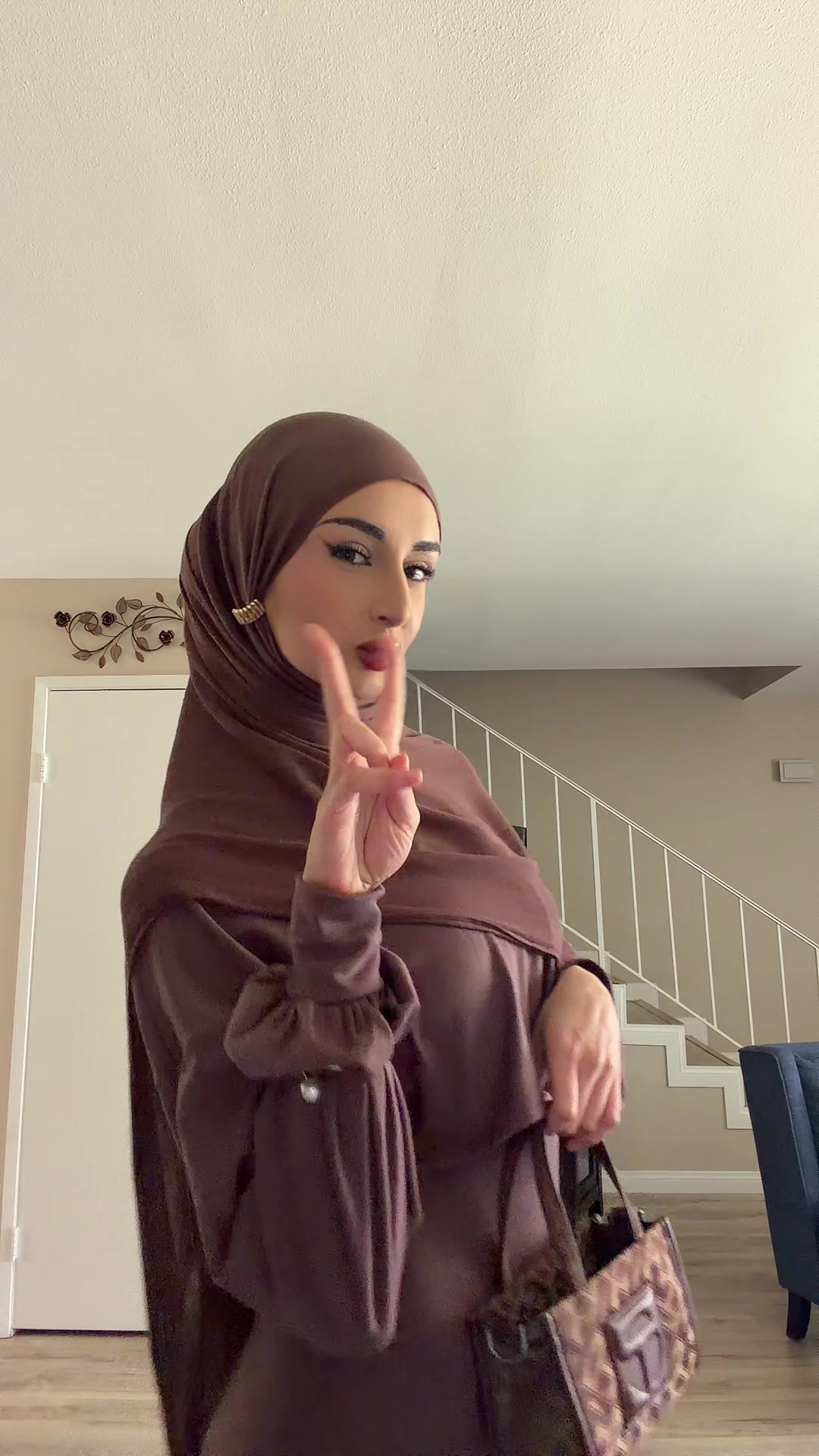@لانا