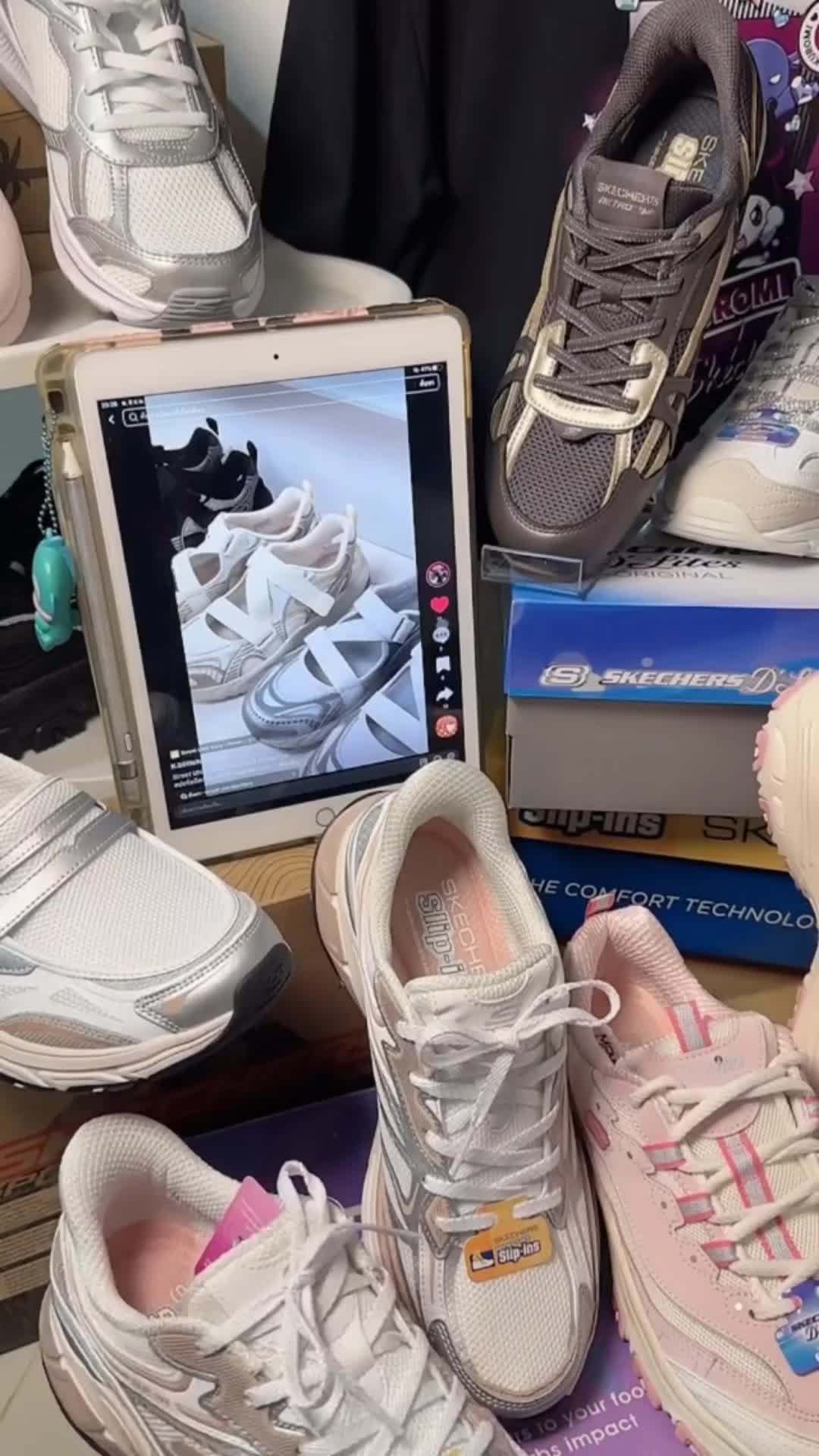 @K.S6titchSkechers