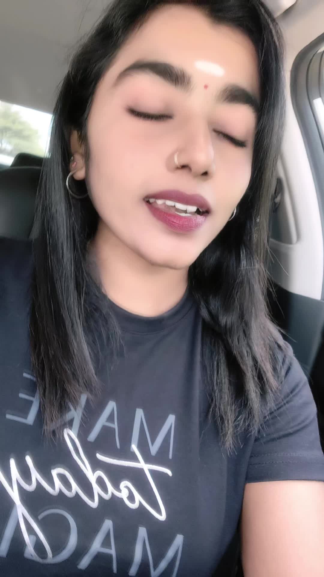 @PRIYA 🌙
